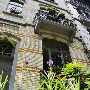 Bed & Breakfast Des Roses Voltaire, Schaerbeek